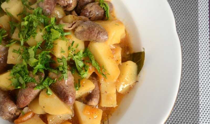 Картошка с куриными сердечками - кушаем вкусно