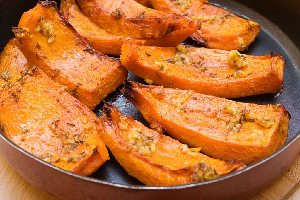 Тыква запеченная в духовке кусочками : 8 вкусных и быстрых рецептов