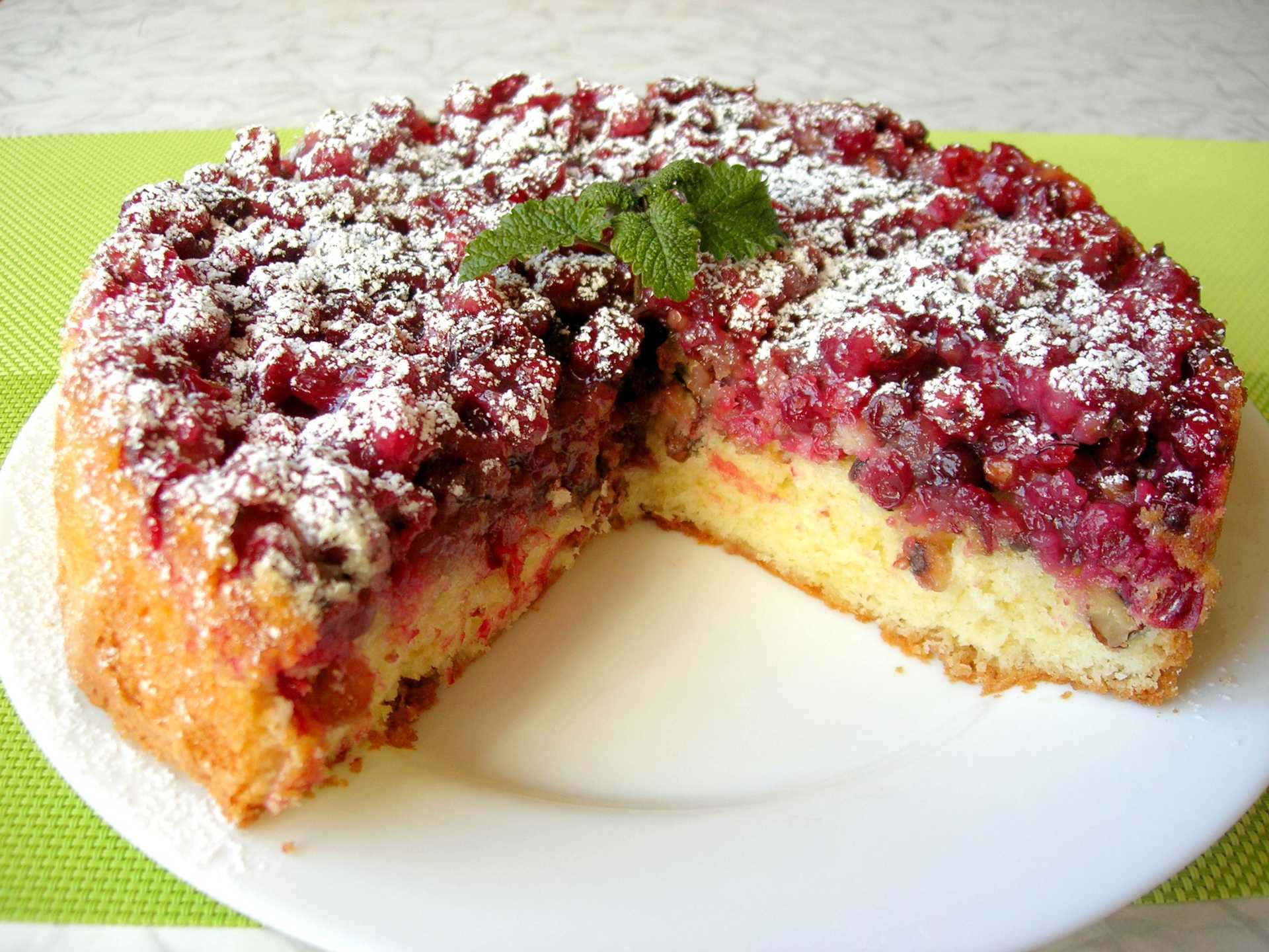 Шарлотка с яблоками — 10 классических рецептов яблочной шарлотки
