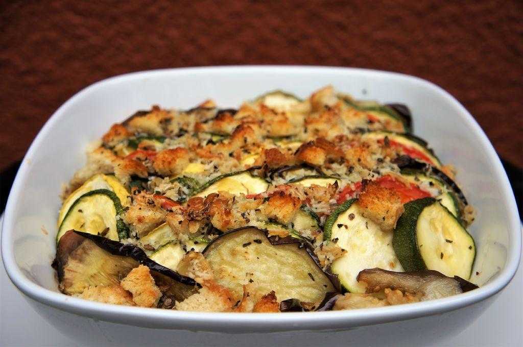 Тушеные кабачки - 9 быстрых и вкусных рецептов
